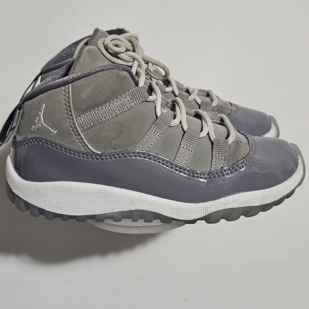 Jordan 11 Retro - Picture 2 of 6
